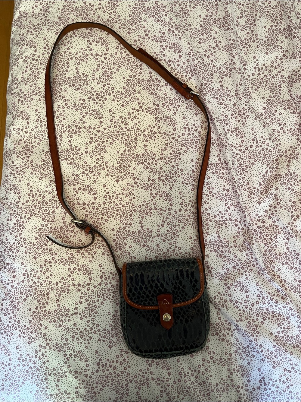 Dooney & Bourke vintage crossbody